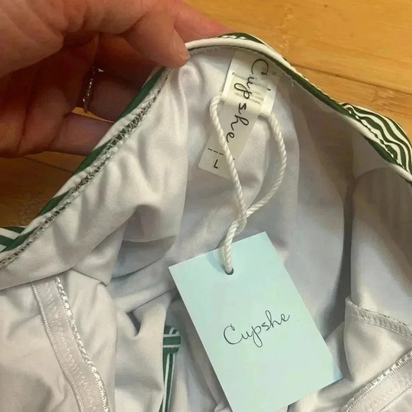 Cupshe Roman Holiday Lace One Piece Swimsuit size Large New with Tags NWT - Picture 4 of 10